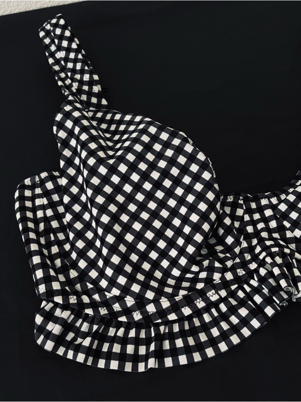 Freya Black & White Gingham Ruffle J-hook Bikini Top - Size 32i - NWOT - Picture 2 of 7